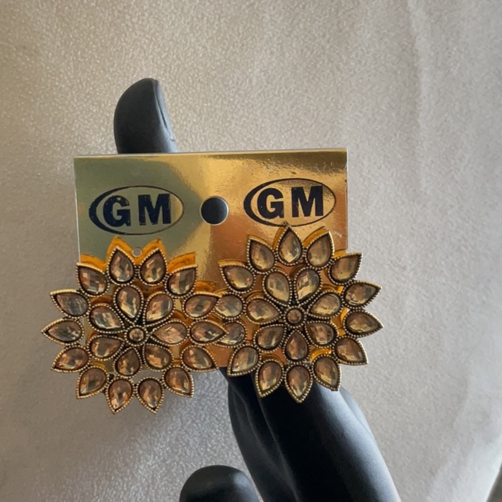 Gold earring - Picture 3 of 5